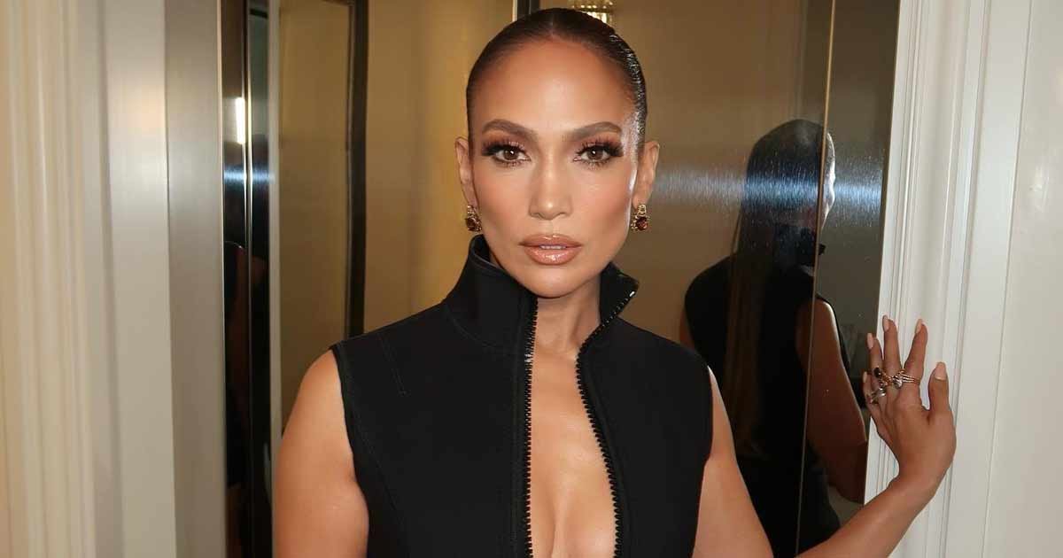 jennifer lopez stuns in new photos after ben afflecks sighting with jennifer garner 01.jpg