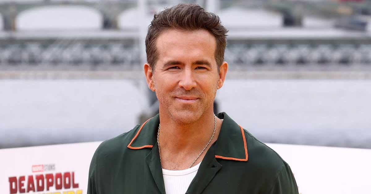 ryan reynolds flash role near miss 01.jpg